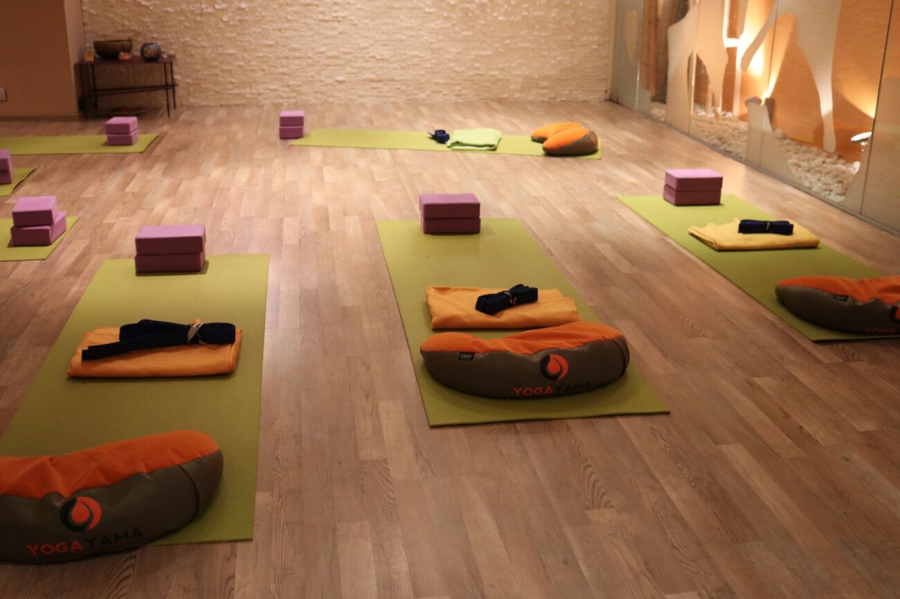 Poletna joga v Yoga Yami (junij-avgust 2022)